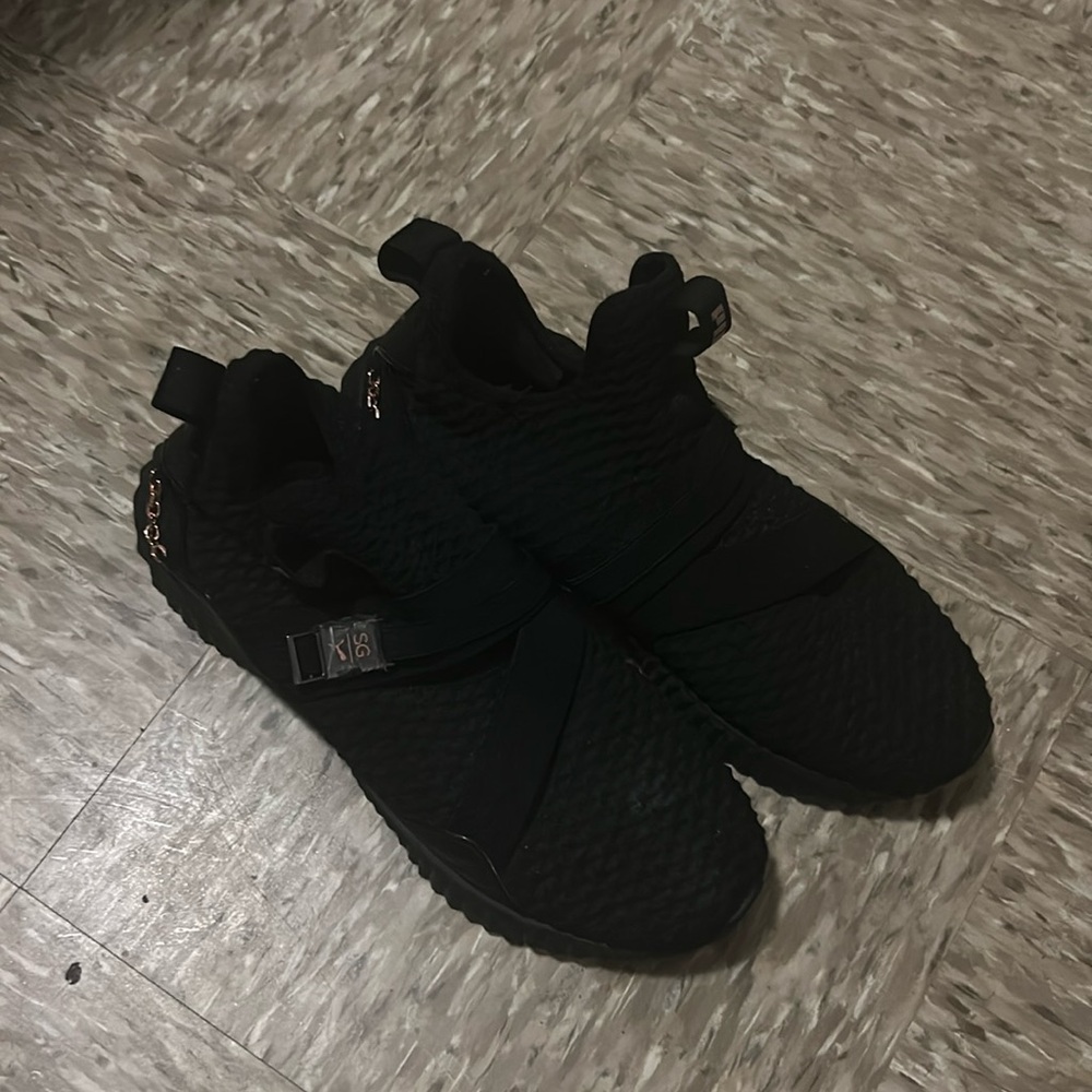 Tryna sell